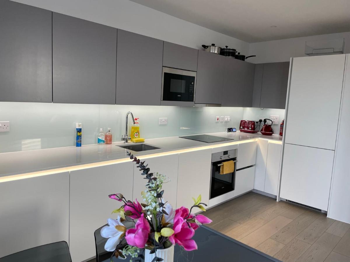 Modern & Spacious Penthouse In North London Apartment Ngoại thất bức ảnh