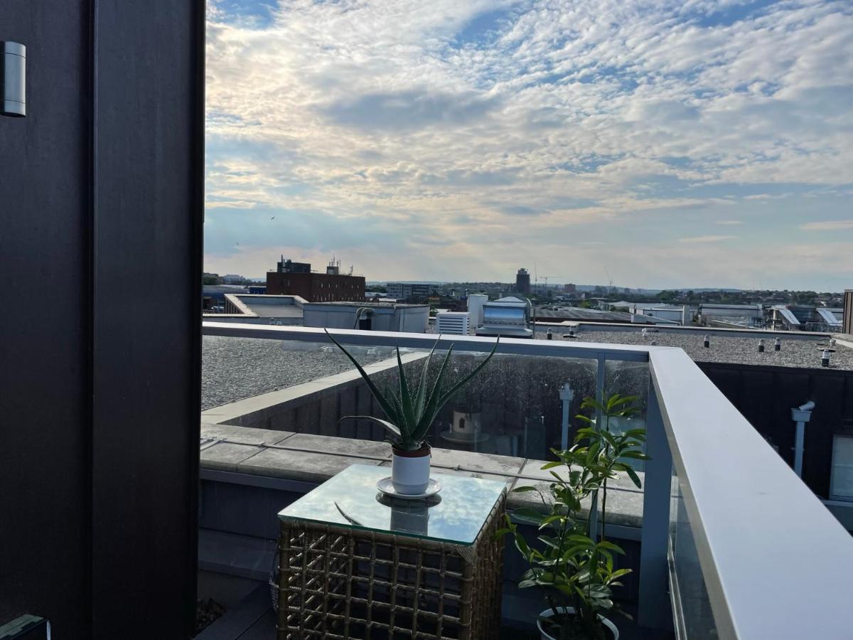 Modern & Spacious Penthouse In North London Apartment Ngoại thất bức ảnh