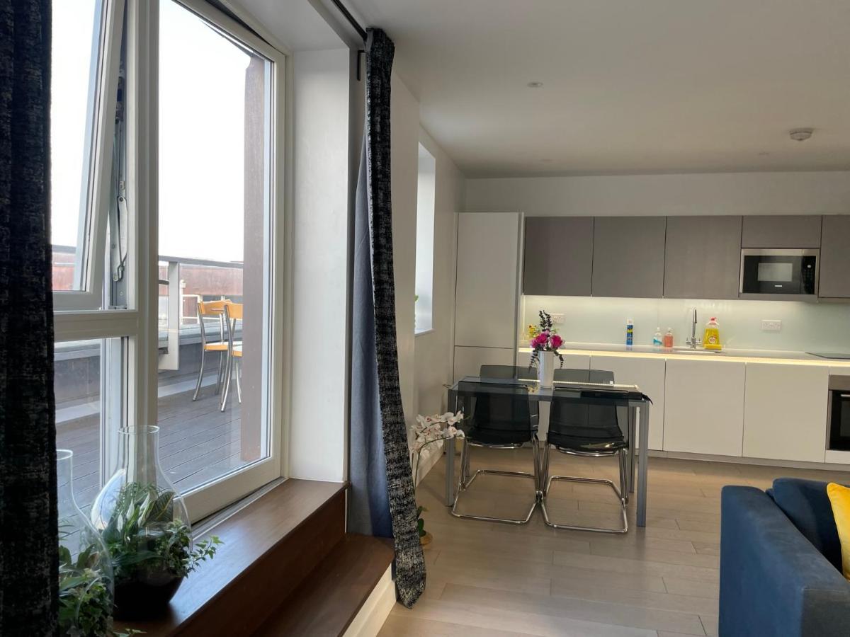 Modern & Spacious Penthouse In North London Apartment Ngoại thất bức ảnh