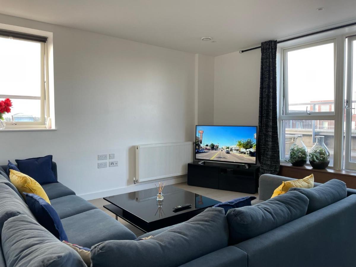 Modern & Spacious Penthouse In North London Apartment Ngoại thất bức ảnh